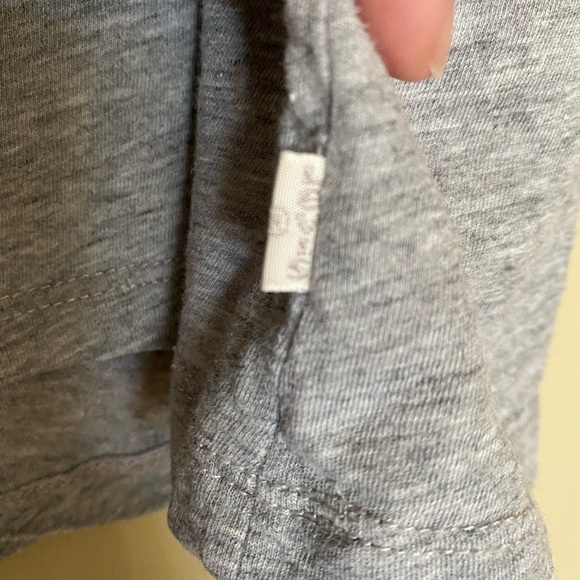 Levi’s cute tshirt - Picture 2 of 3